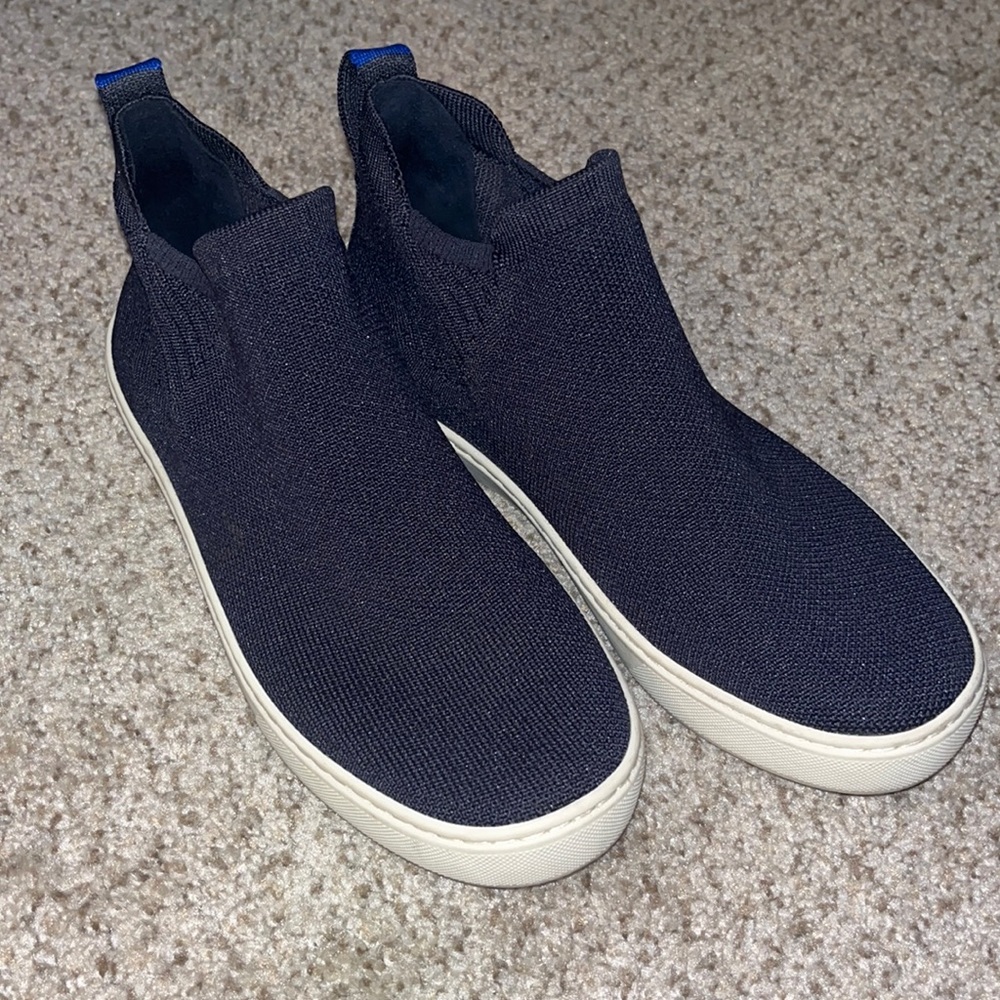 Rothys The Chelsea Boot size 6.5 Navy